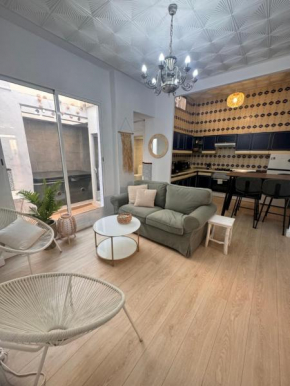 Relax Apartment - private Jacuzzi/SPA with 2bedrooms (A/C) - Netflix - 24 h/entry